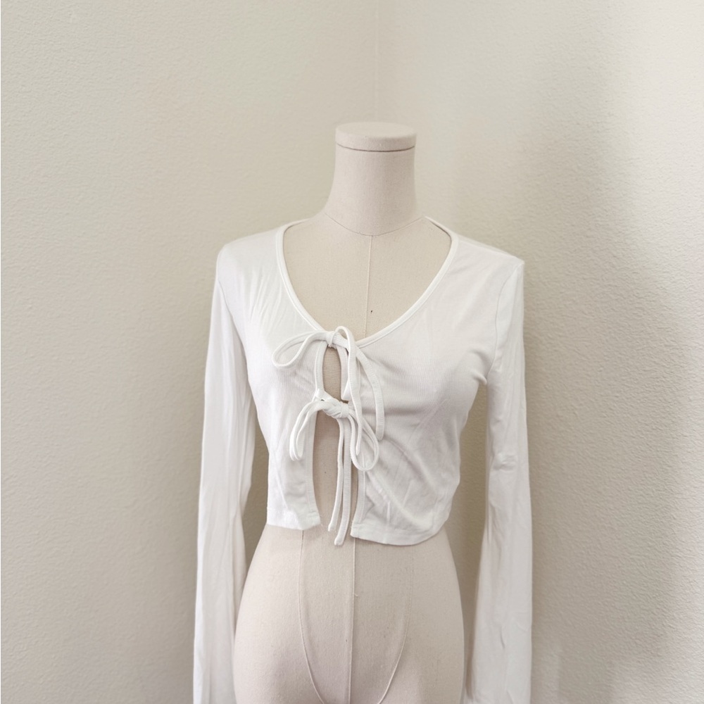Yozy White Cute Tie-Front Long Sleeve Top Women’s Size Small - Picture 3 of 6